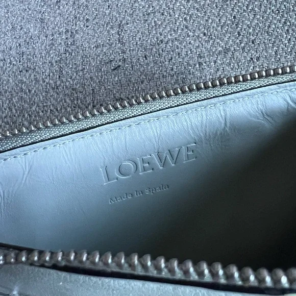 Loewe Puzzle Leather Zip Card Pouch - Picture 4 of 12